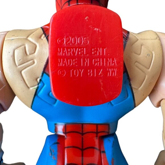 Toy Biz 2005 Marvel Series Spider-Man Action Figure 6.5" - Picture 3 of 6